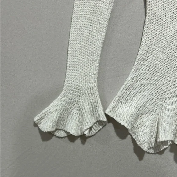 Elegant Cream Knit Cold Shoulder Top - Picture 2 of 3